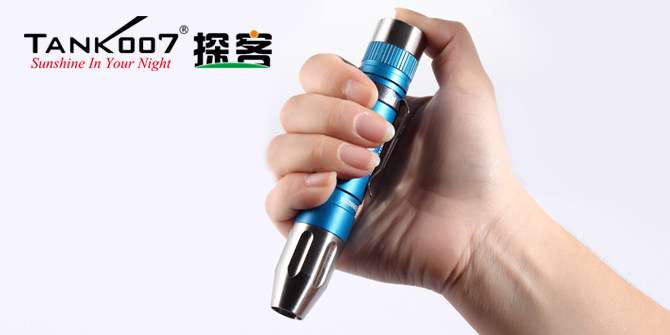 新手收藏家必用珠寶玉石鑒定工具——TANK007照玉手電筒！